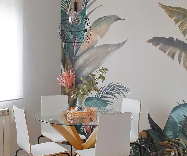 Precioso En Zona Histórica Con Garaje Videovigilado Apartamento